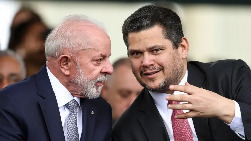 Lula mapeia cargos para retaliação, mas poupa Alcolumbre