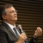 Dino critica autocontenção e defende STF: 'Não somos inimigos