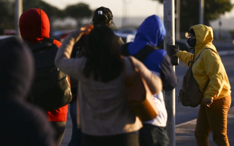 Frente fria e instabilidade trazem temporais ao Brasil nesta terça