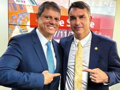 Tarcísio pressiona Flávio por explicações sobre caso Master