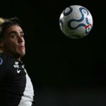 Vasco sofre goleada em casa e torcida protesta contra Renato