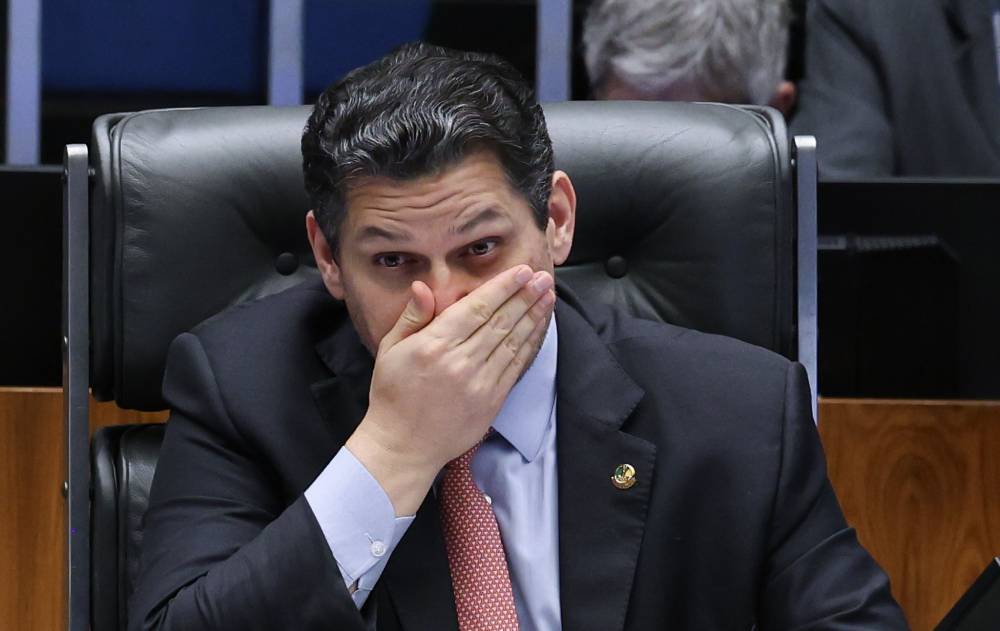 Alcolumbre: PEC do 6x1 passará por comissões