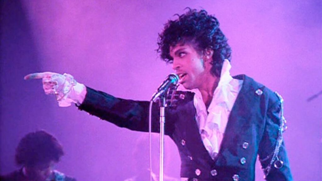 Prince: novo disco póstumo “Timeless” chega em agosto