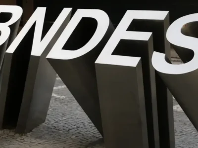 BNDES aprova R$ 20 bi para renovar frota de ônibus e caminhões