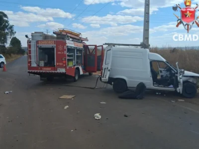 Colisão entre carros deixa 4 feridos em Sobradinho