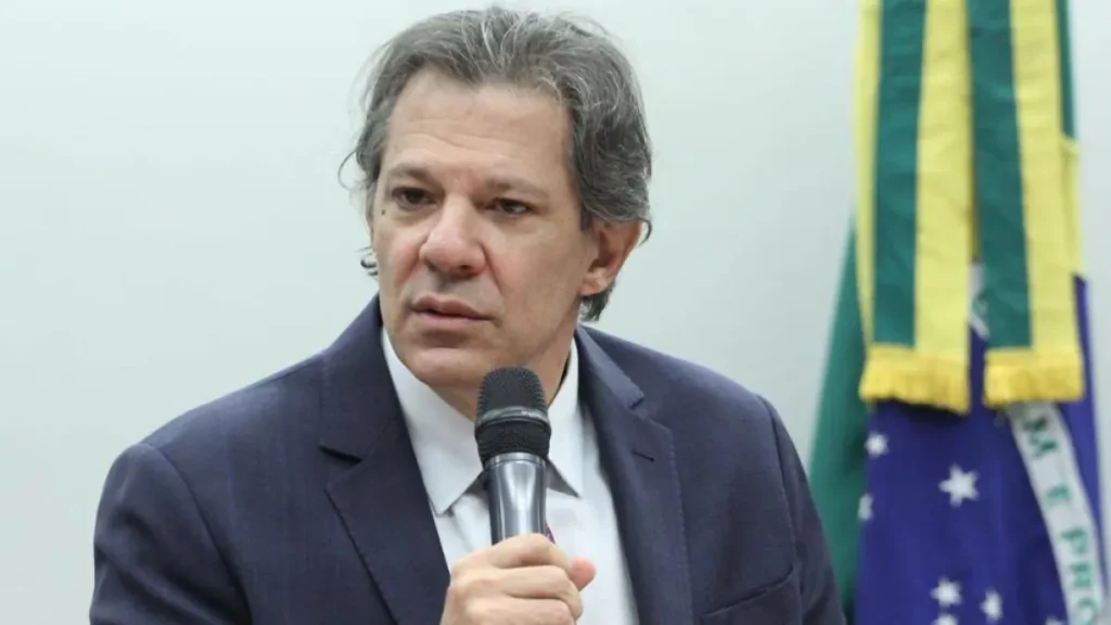 Haddad questiona gestão Tarcísio após PM seguir motorista